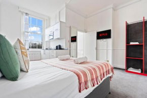 Comfy and Relaxing space in Dudley with Parking